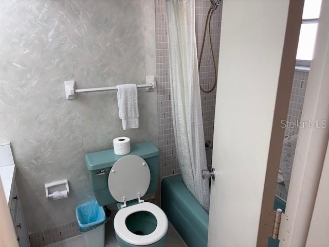 Image 10 of 13 For 4700 Cove Circle 203