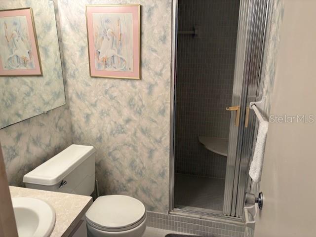 Image 8 of 13 For 4700 Cove Circle 203