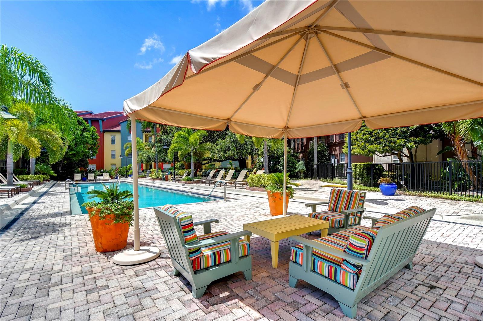 Image 26 of 32 For 2410 Azeele Street 234