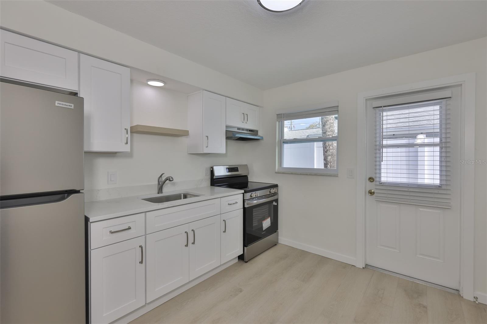 Image 10 of 45 For 722-724 1st Street