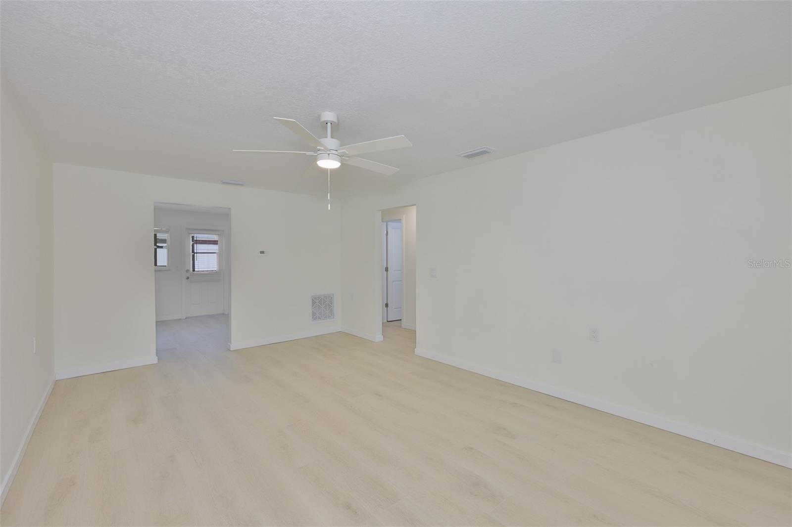 Image 23 of 45 For 722-724 1st Street