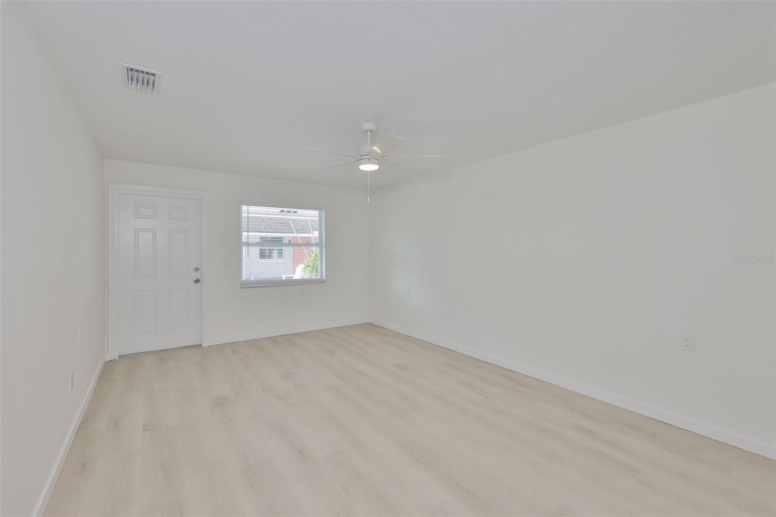 Image 7 of 45 For 722-724 1st Street