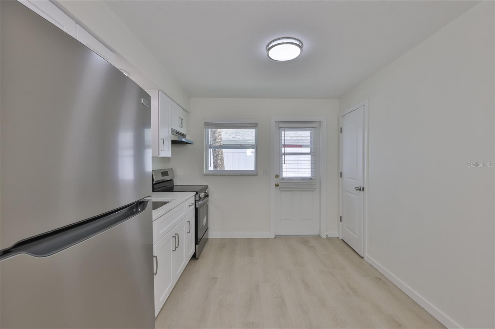 Image 8 of 45 For 722-724 1st Street