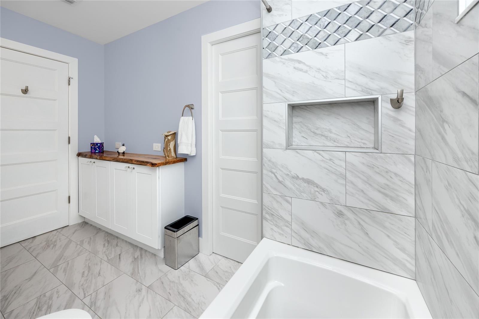 Image 18 of 45 For 2597 Crescent Drive