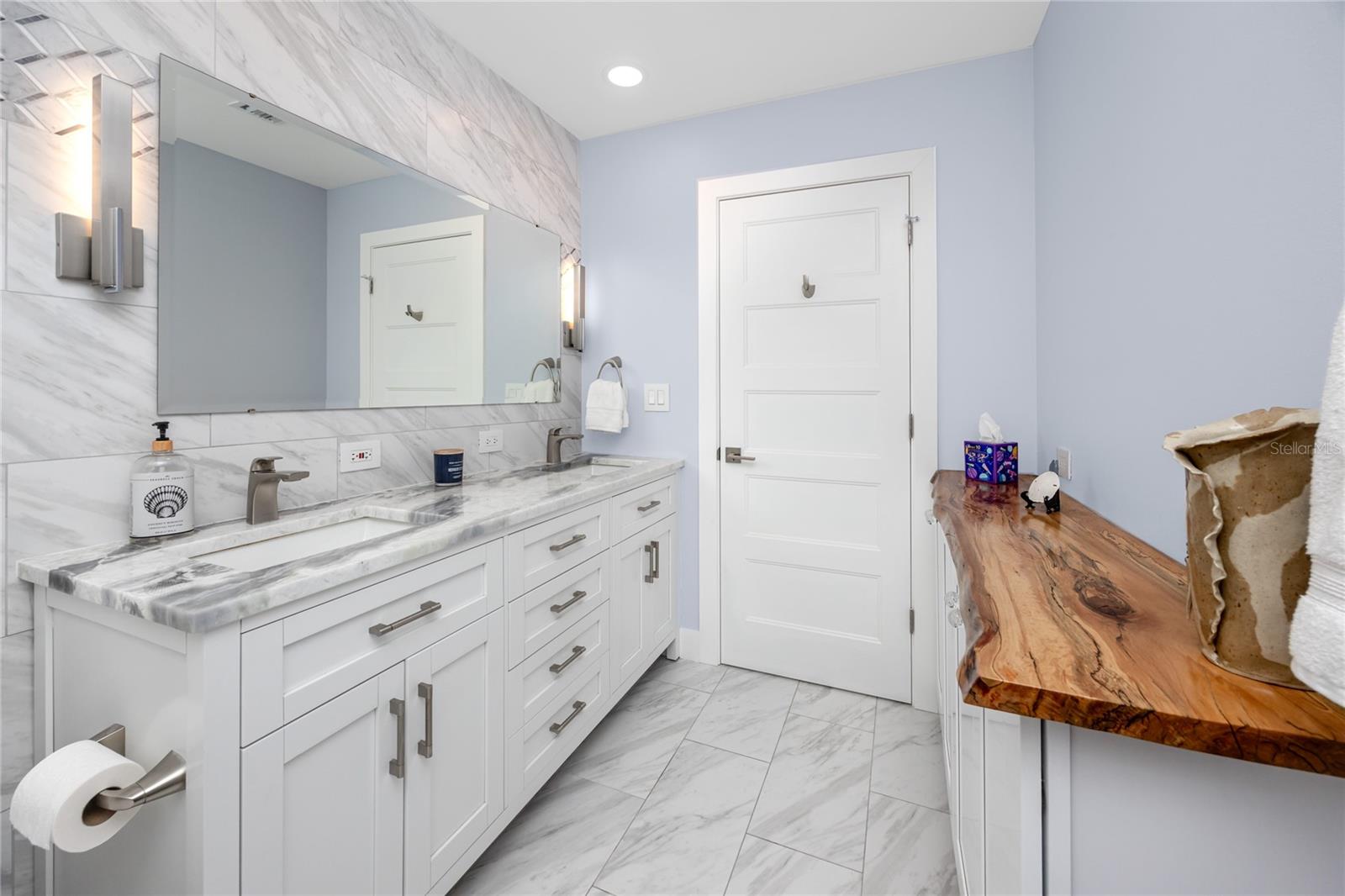 Image 19 of 45 For 2597 Crescent Drive