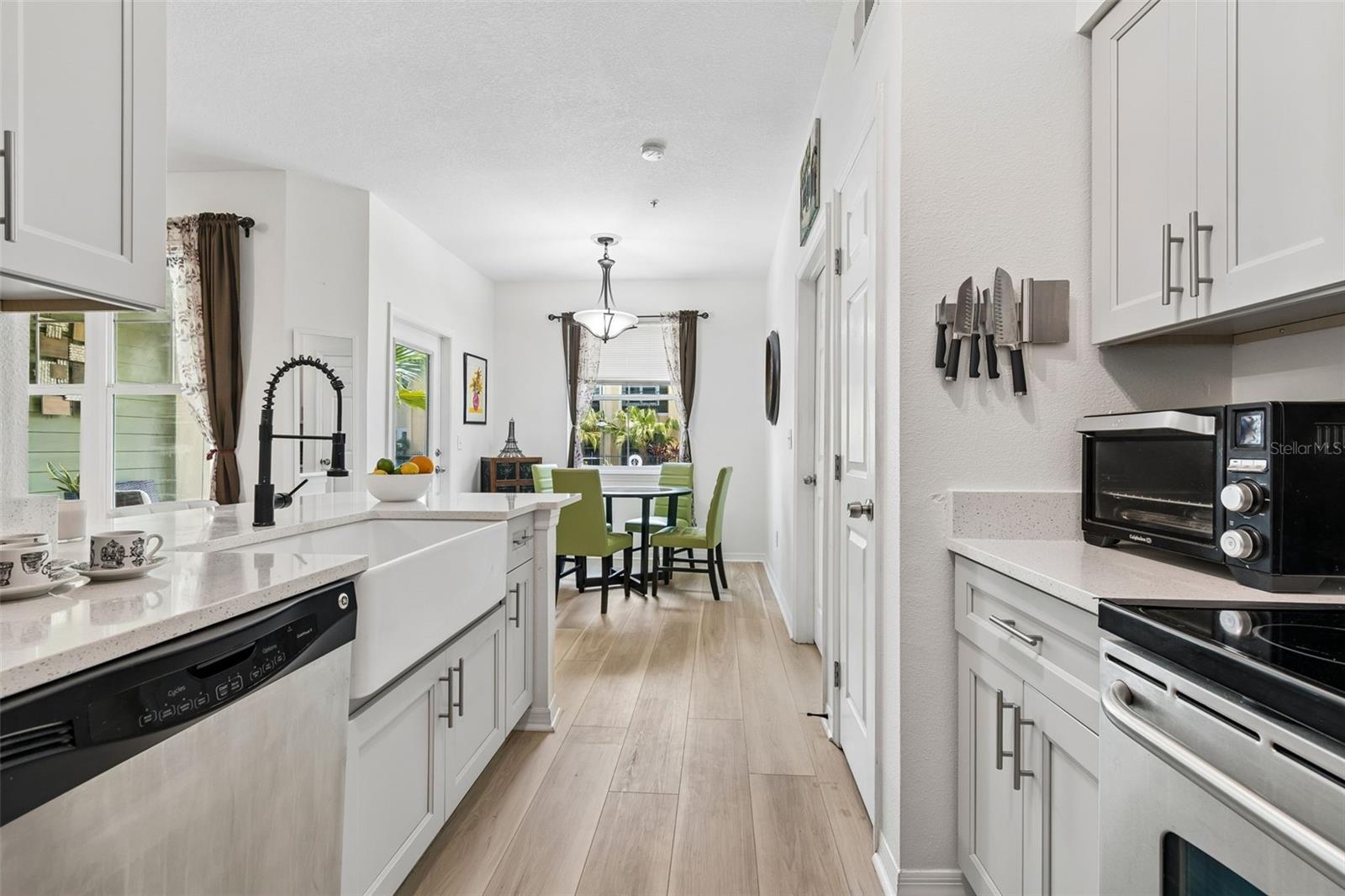 Listing photo id 14 for 1910 Palm Avenue 9101