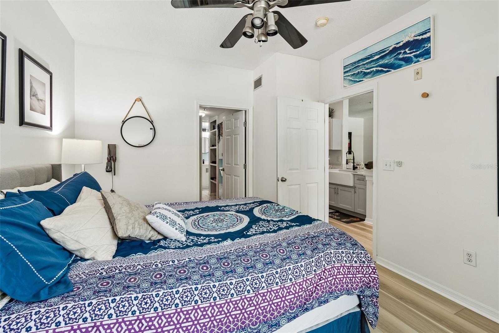 Listing photo id 17 for 1910 Palm Avenue 9101