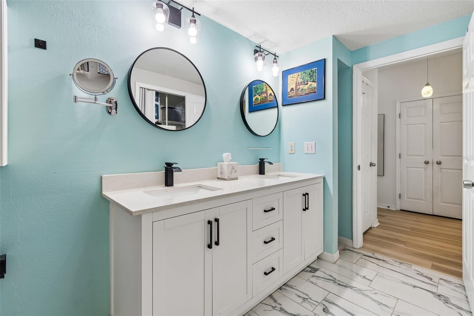 Listing photo id 22 for 1910 Palm Avenue 9101