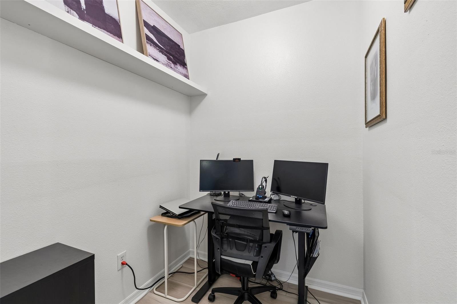 Listing photo id 23 for 1910 Palm Avenue 9101