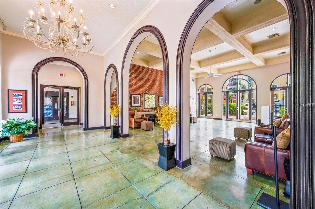 Listing photo id 30 for 1910 Palm Avenue 9101