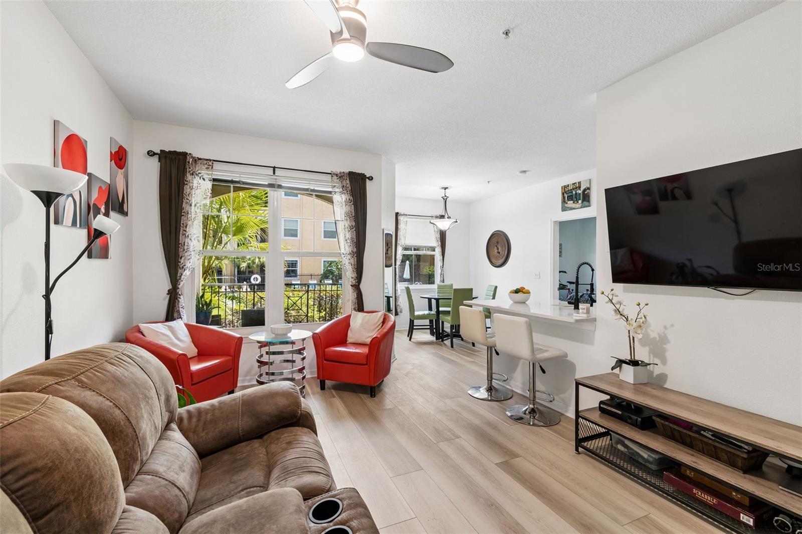 Listing photo id 3 for 1910 Palm Avenue 9101