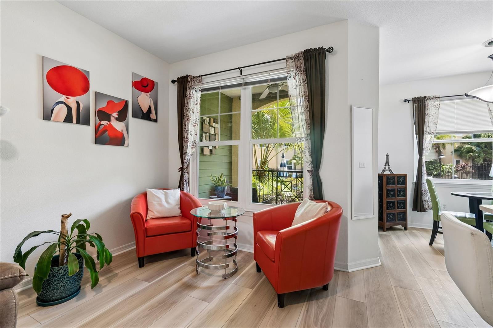 Listing photo id 6 for 1910 Palm Avenue 9101