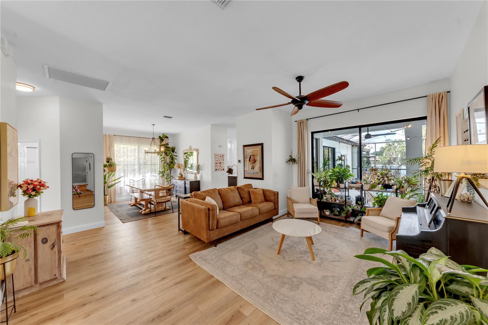 Image 14 of 71 For 3921 Roswell Place