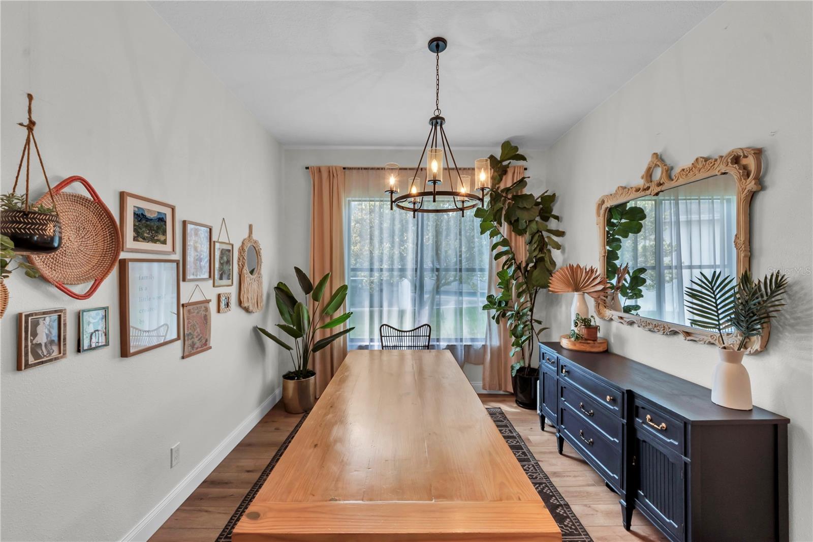 Image 16 of 71 For 3921 Roswell Place