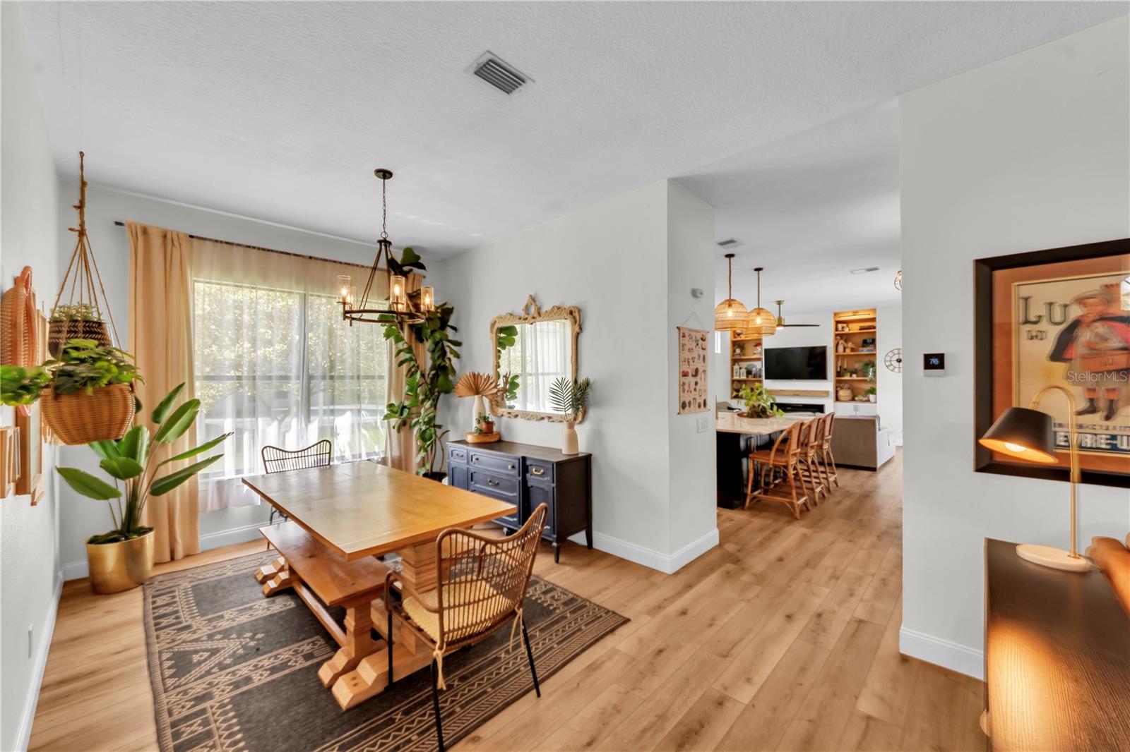 Image 17 of 71 For 3921 Roswell Place