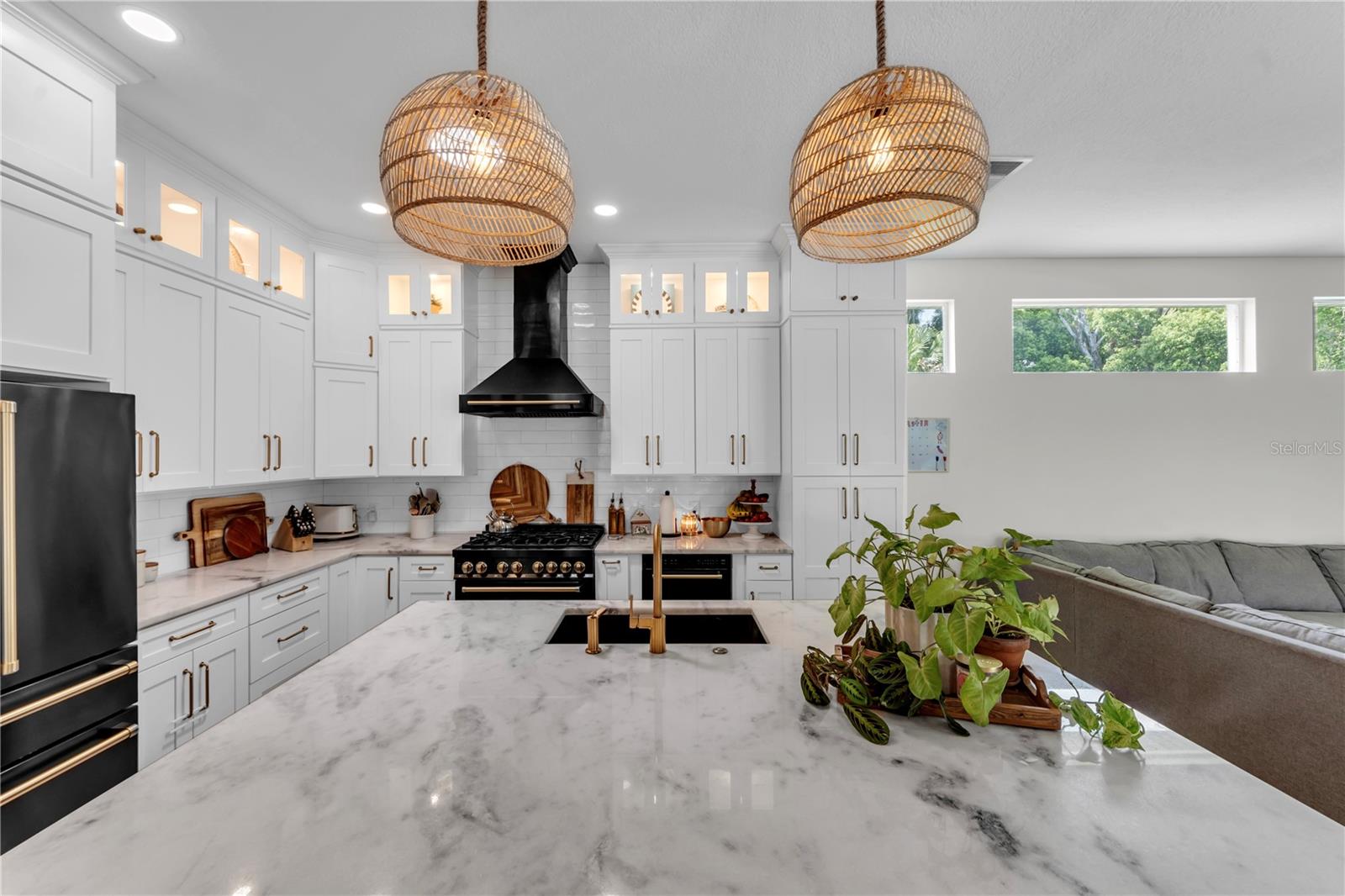 Image 21 of 71 For 3921 Roswell Place