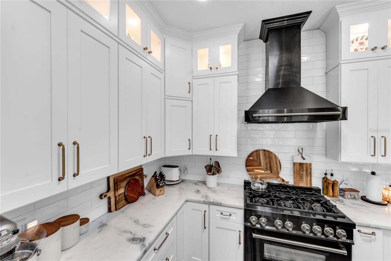 Image 22 of 71 For 3921 Roswell Place