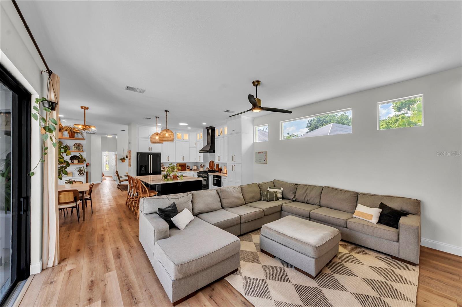 Image 26 of 71 For 3921 Roswell Place