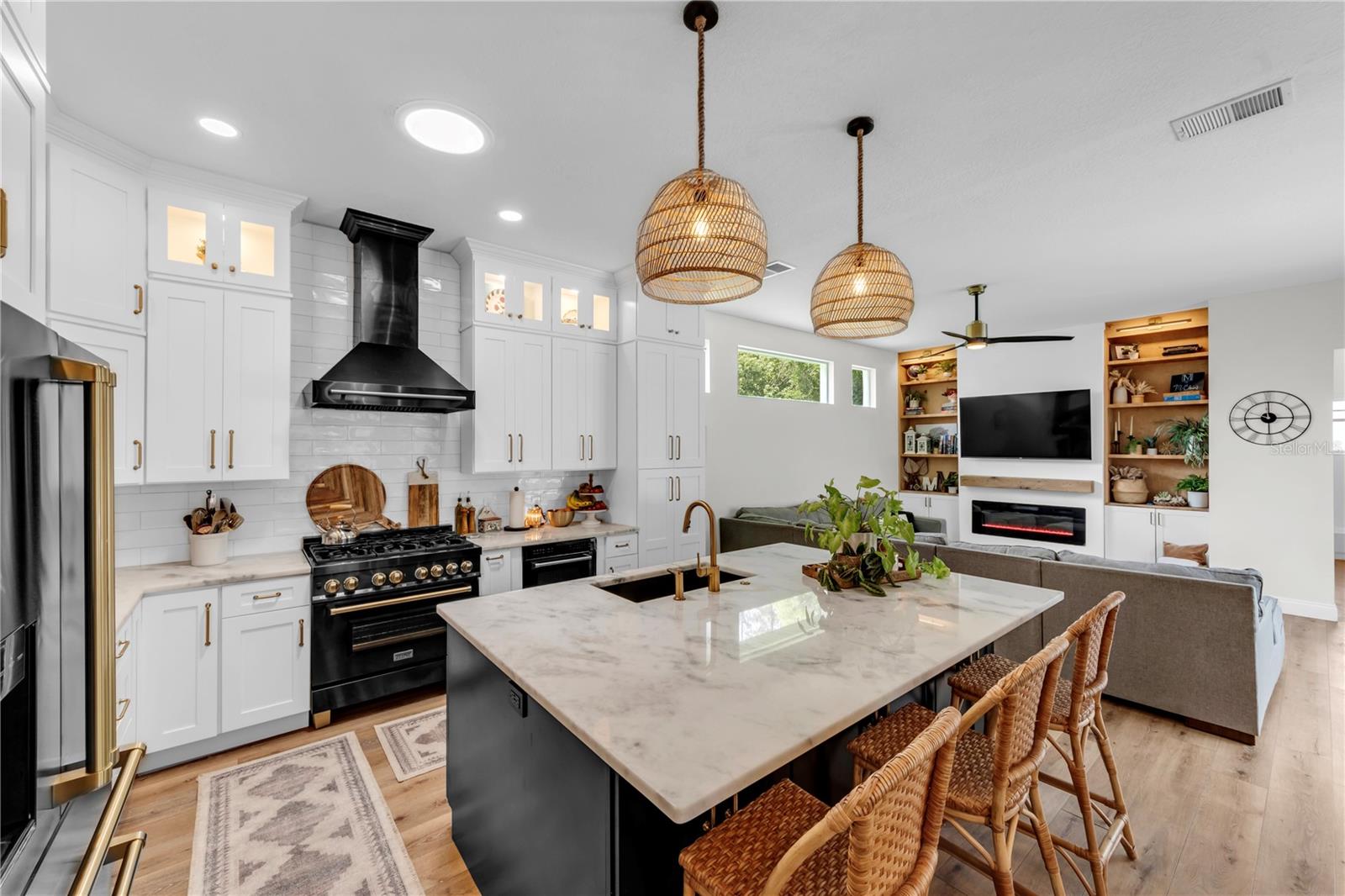 Image 3 of 71 For 3921 Roswell Place