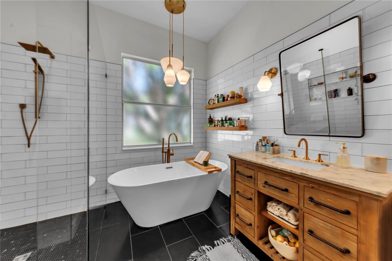 Image 41 of 71 For 3921 Roswell Place