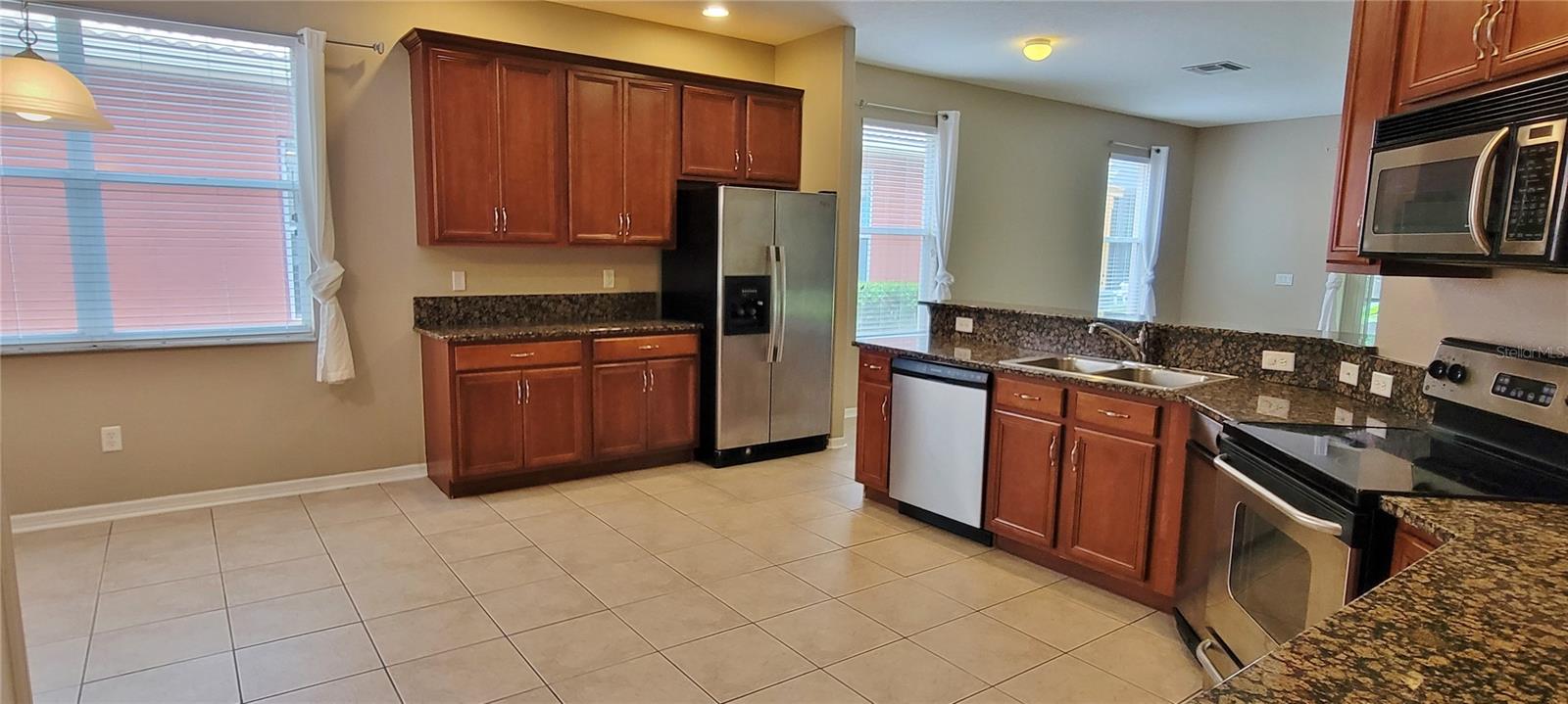 Image 16 of 37 For 18009 Maui Isle Drive