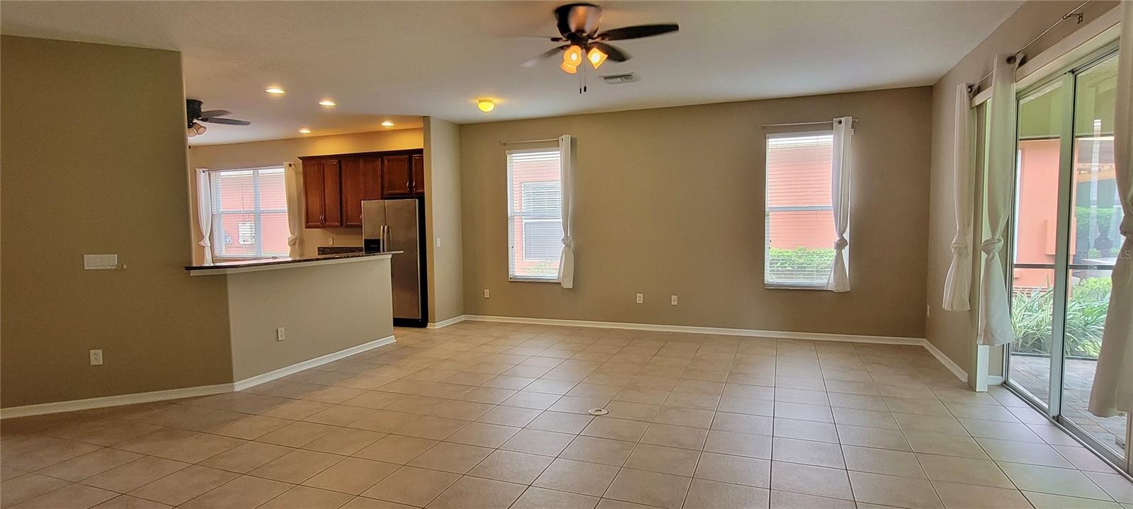 Image 8 of 37 For 18009 Maui Isle Drive