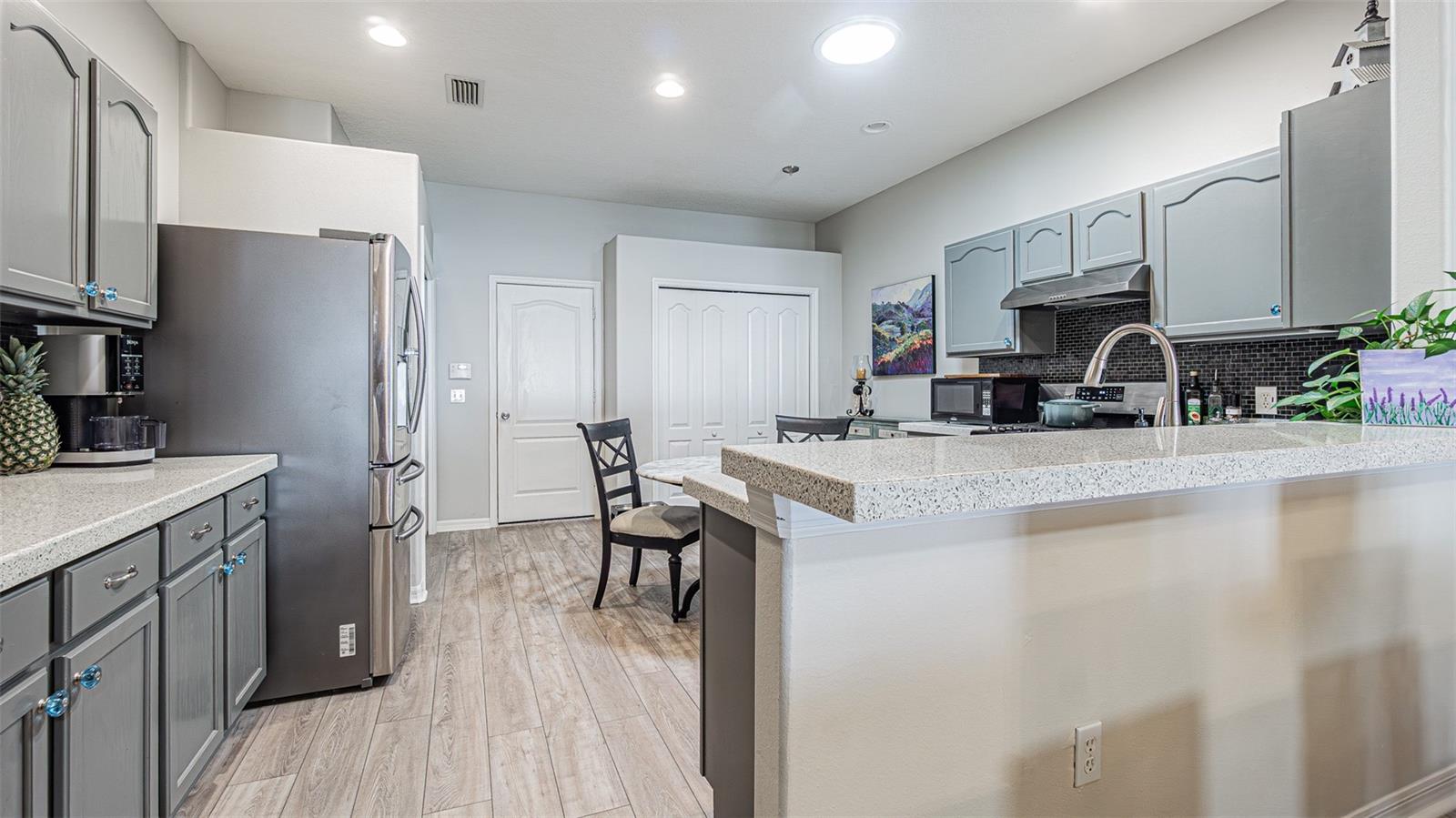 Listing photo id 8 for 1123 Bensbrooke Drive