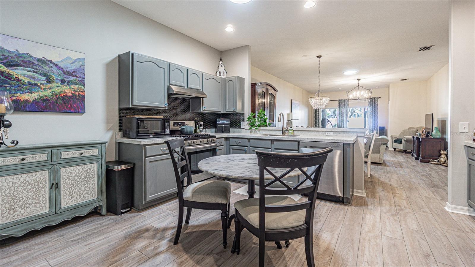 Listing photo id 10 for 1123 Bensbrooke Drive