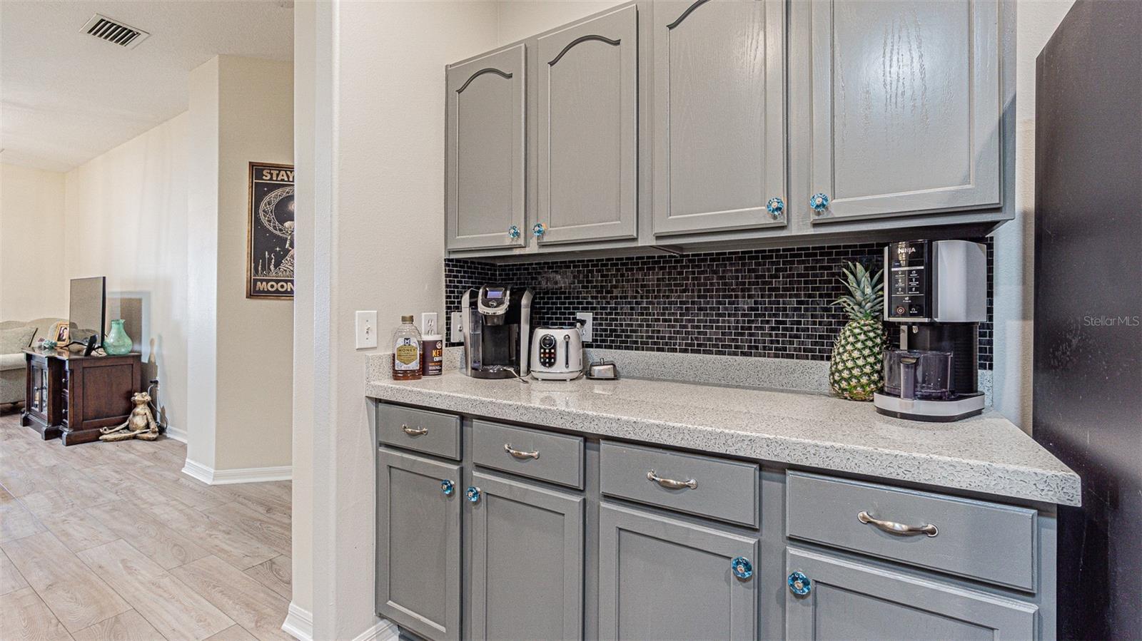 Listing photo id 12 for 1123 Bensbrooke Drive