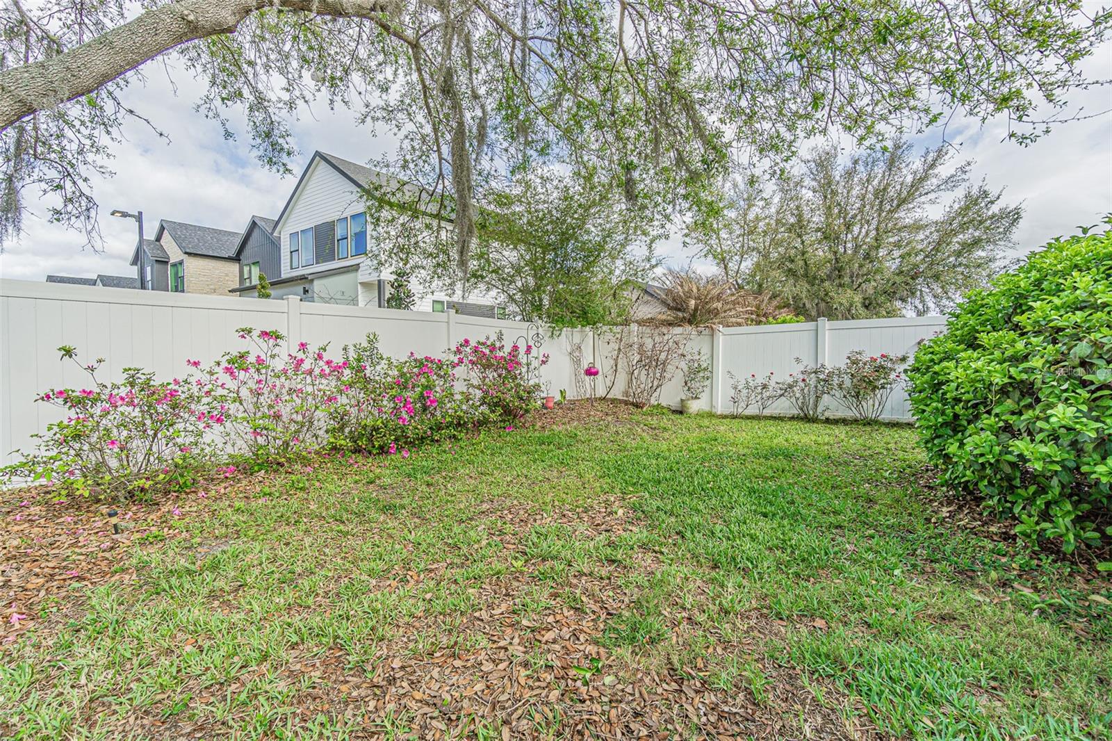 Listing photo id 26 for 1123 Bensbrooke Drive