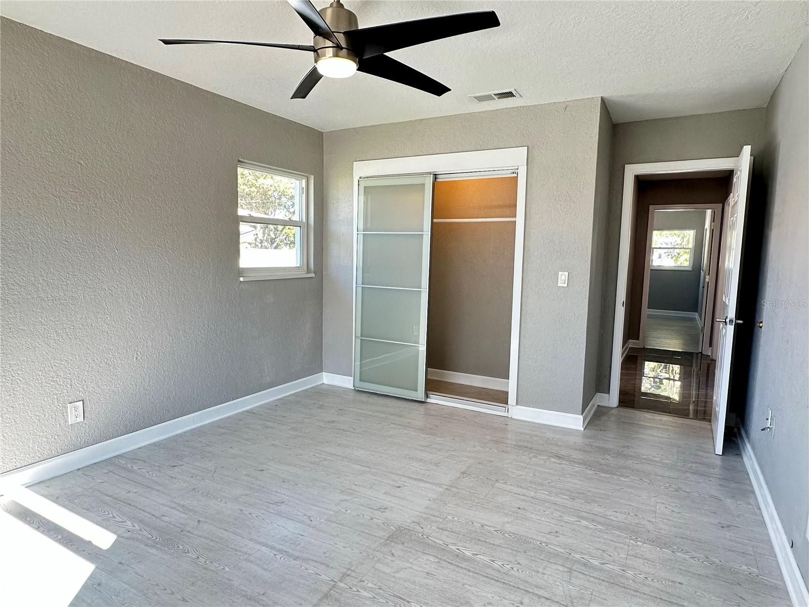 Image 11 of 28 For 9 Aurora Avenue