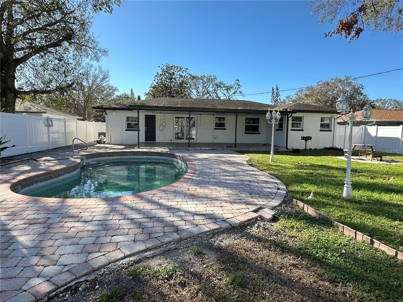 Image 15 of 28 For 9 Aurora Avenue