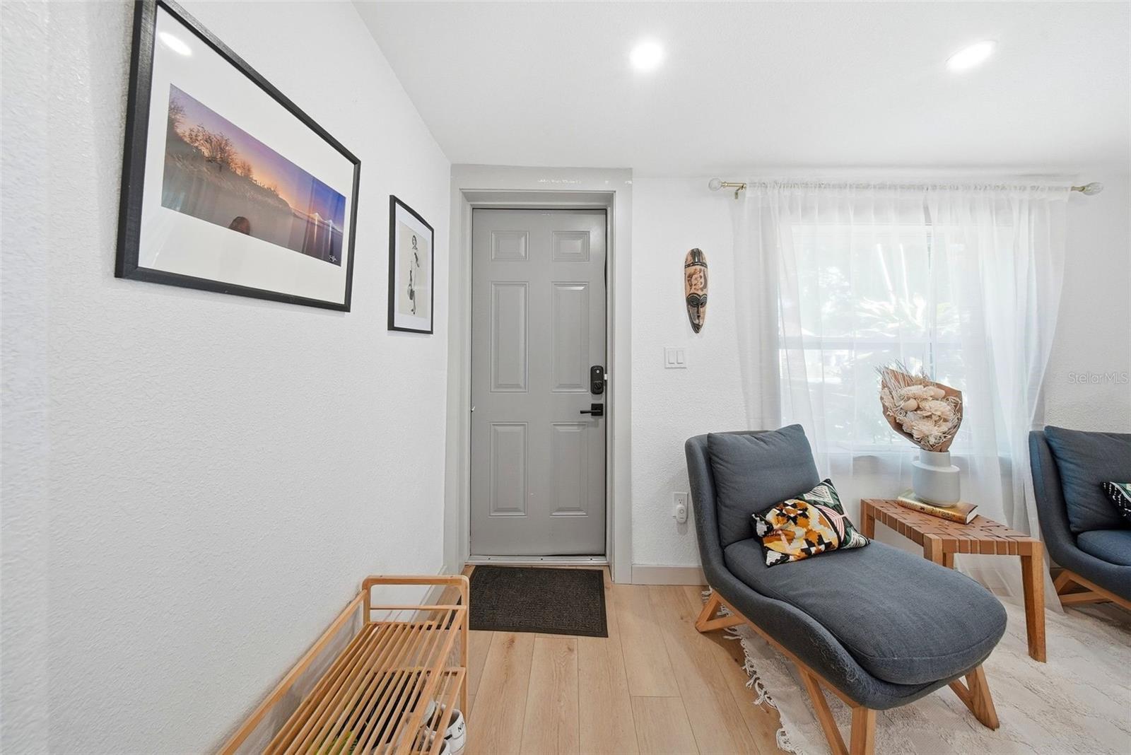 Image 17 of 26 For 3036 Emerson Avenue S