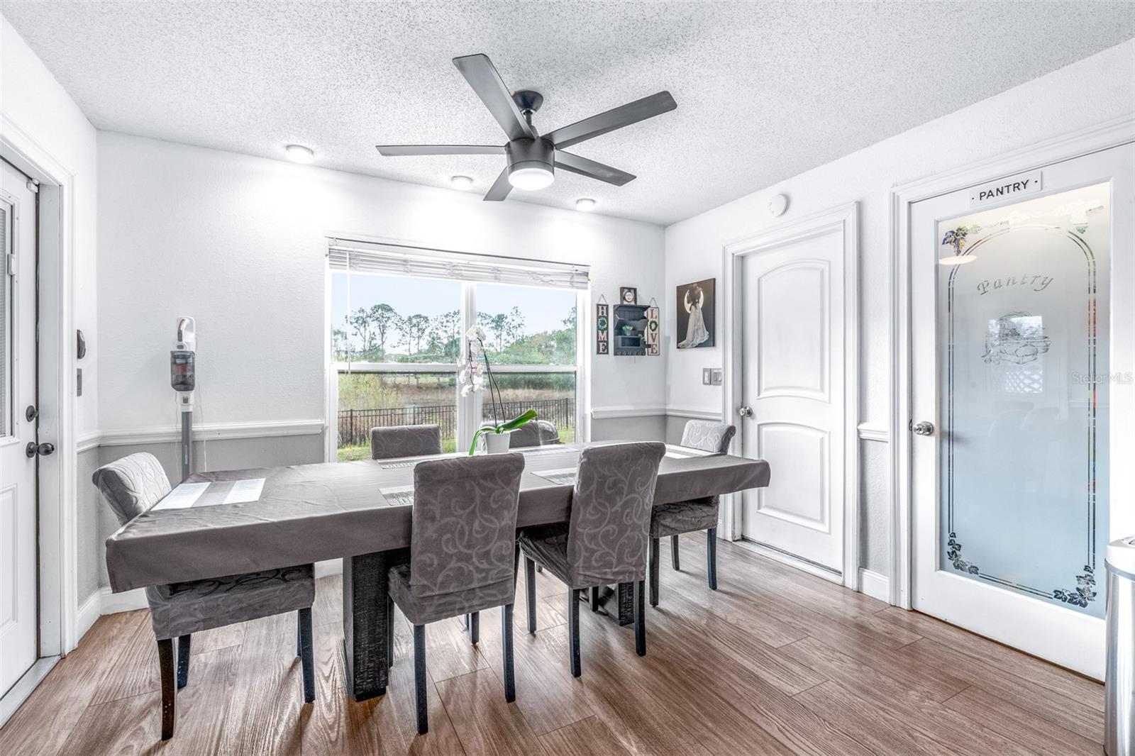 Image 21 of 48 For 1165 Port Court