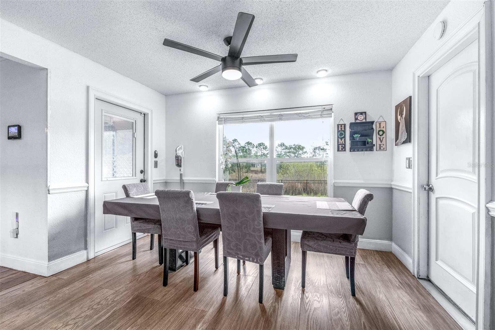 Image 22 of 48 For 1165 Port Court