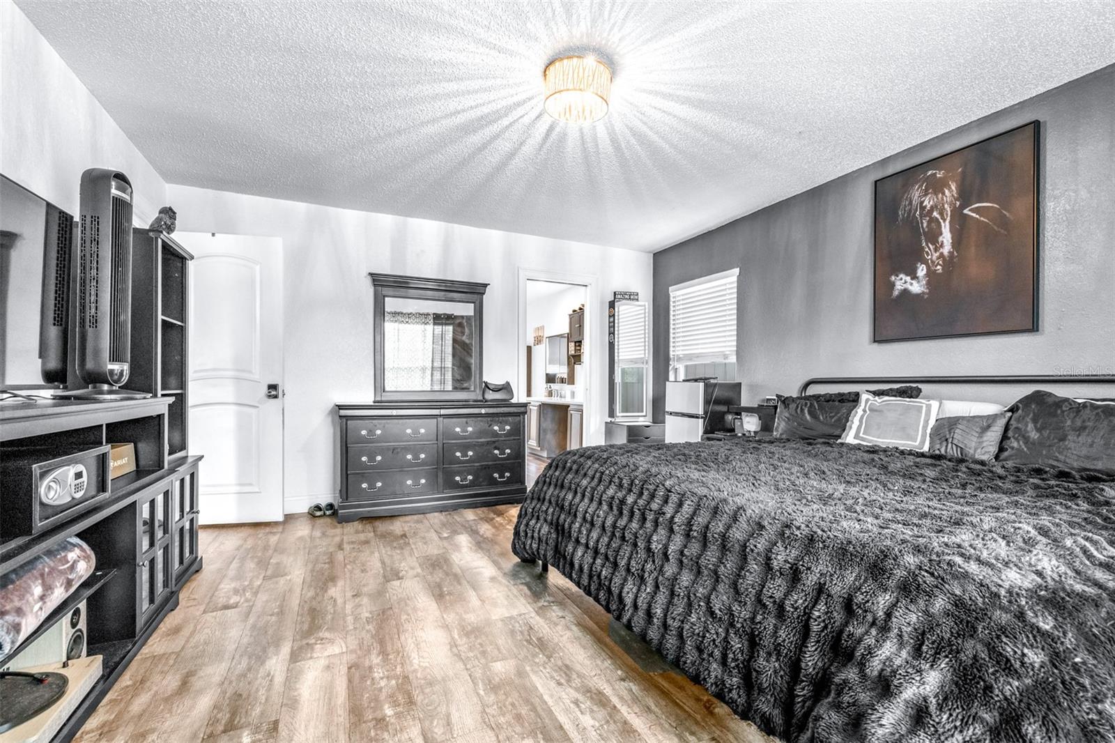 Image 24 of 48 For 1165 Port Court