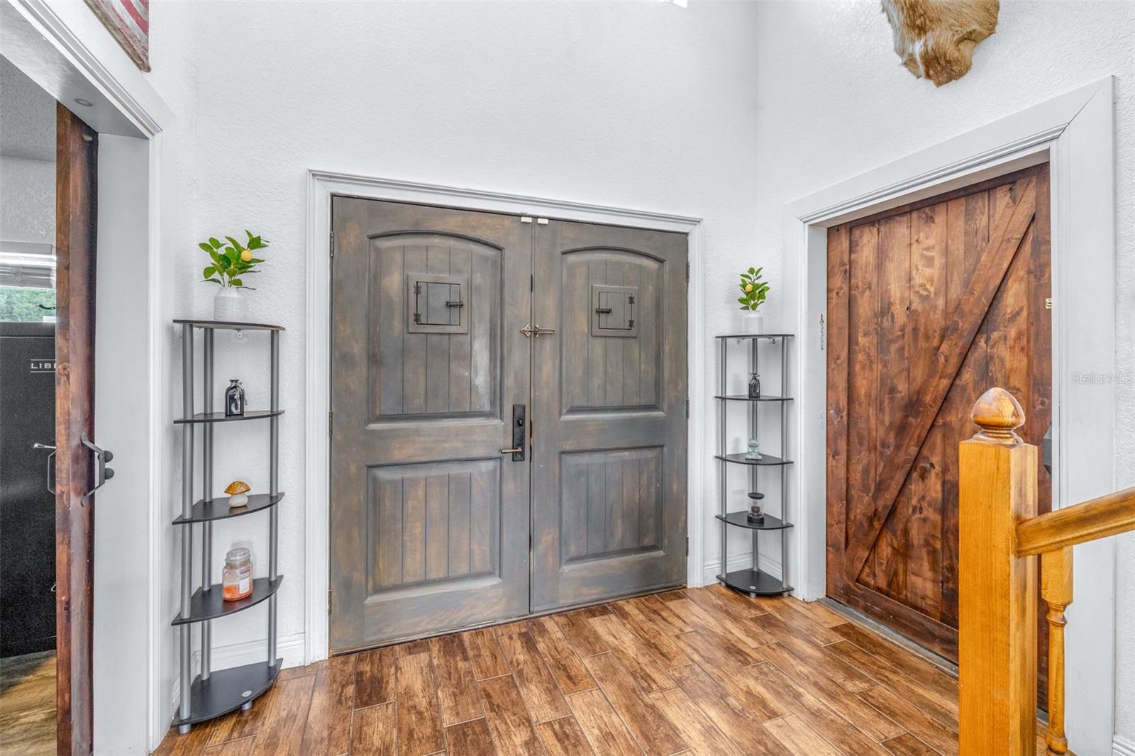 Image 6 of 48 For 1165 Port Court