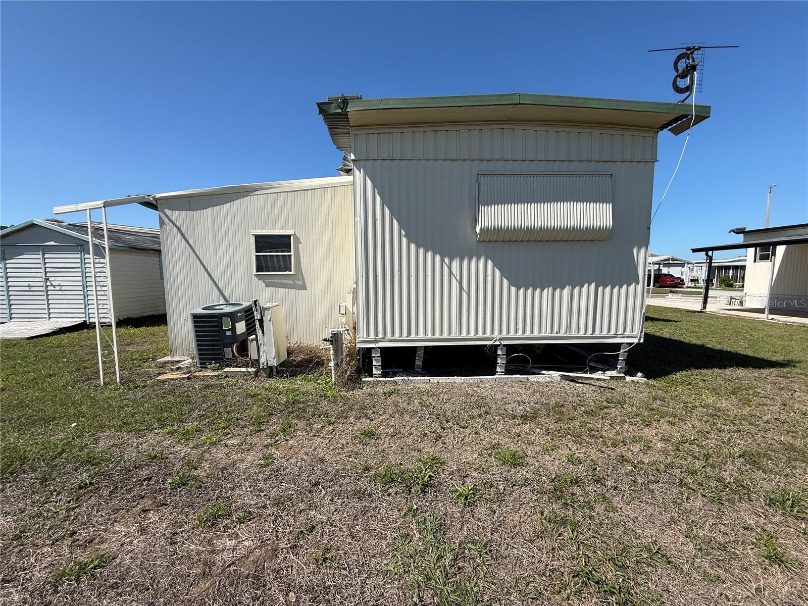 Listing photo id 1 for 105 Saint Martins Way