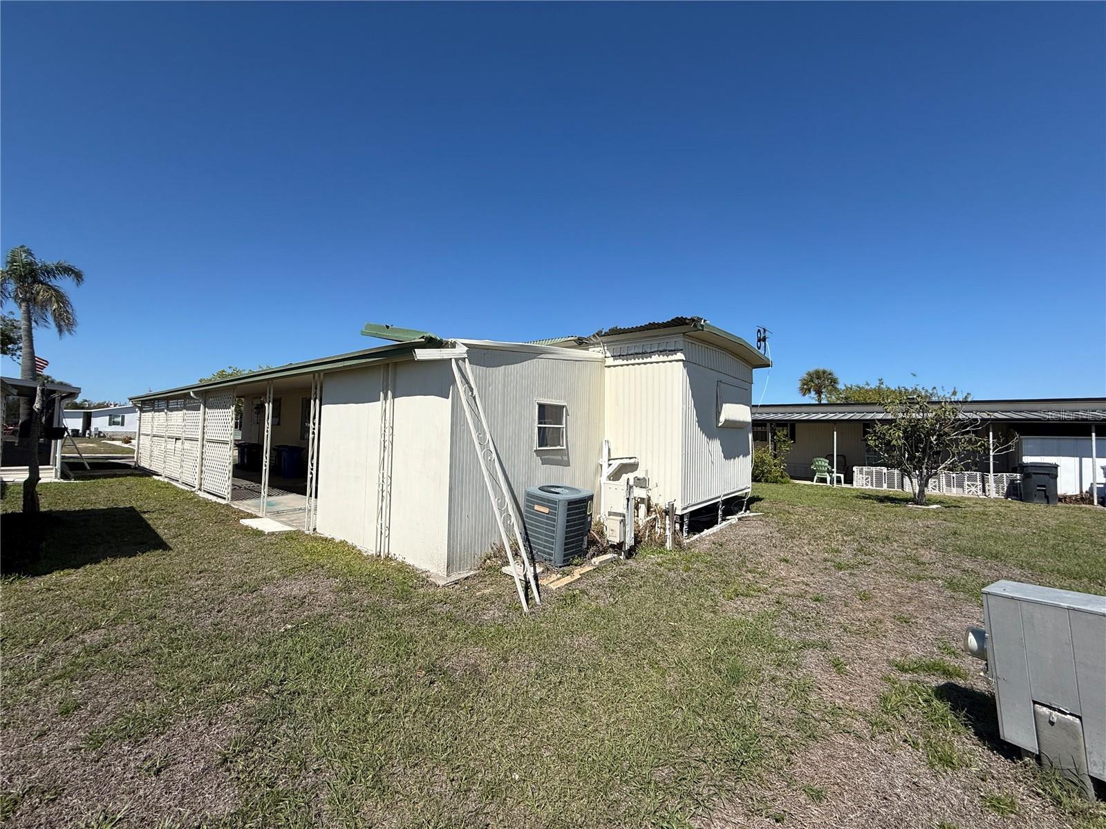 Listing photo id 2 for 105 Saint Martins Way