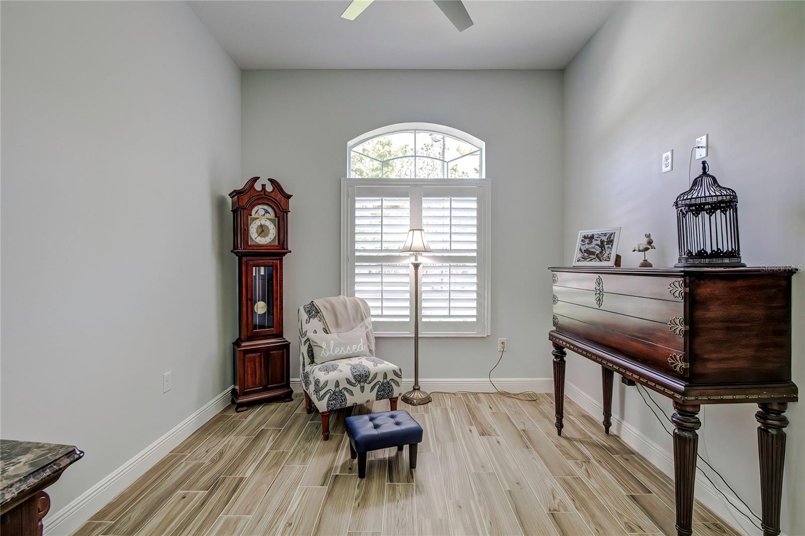 Image 21 of 56 For 10 Milbark Court