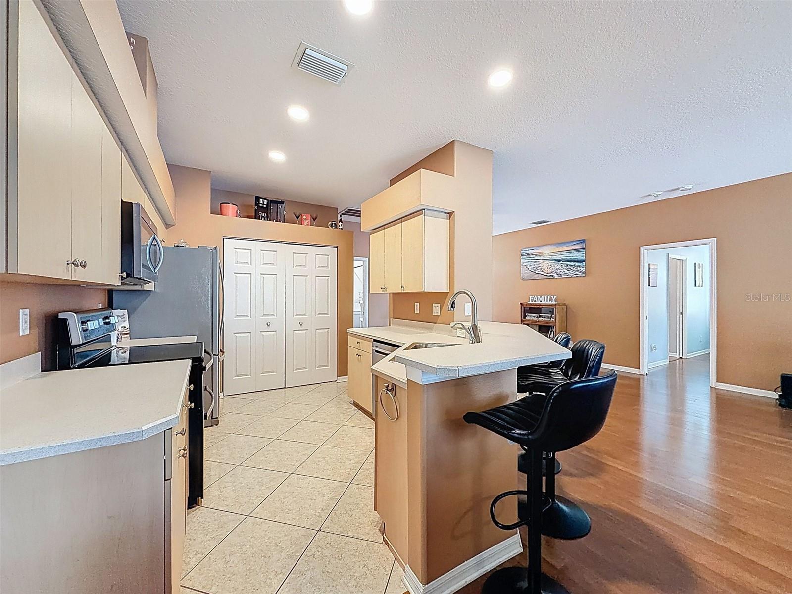 Image 10 of 82 For 1828 Sunrise Dunes Court