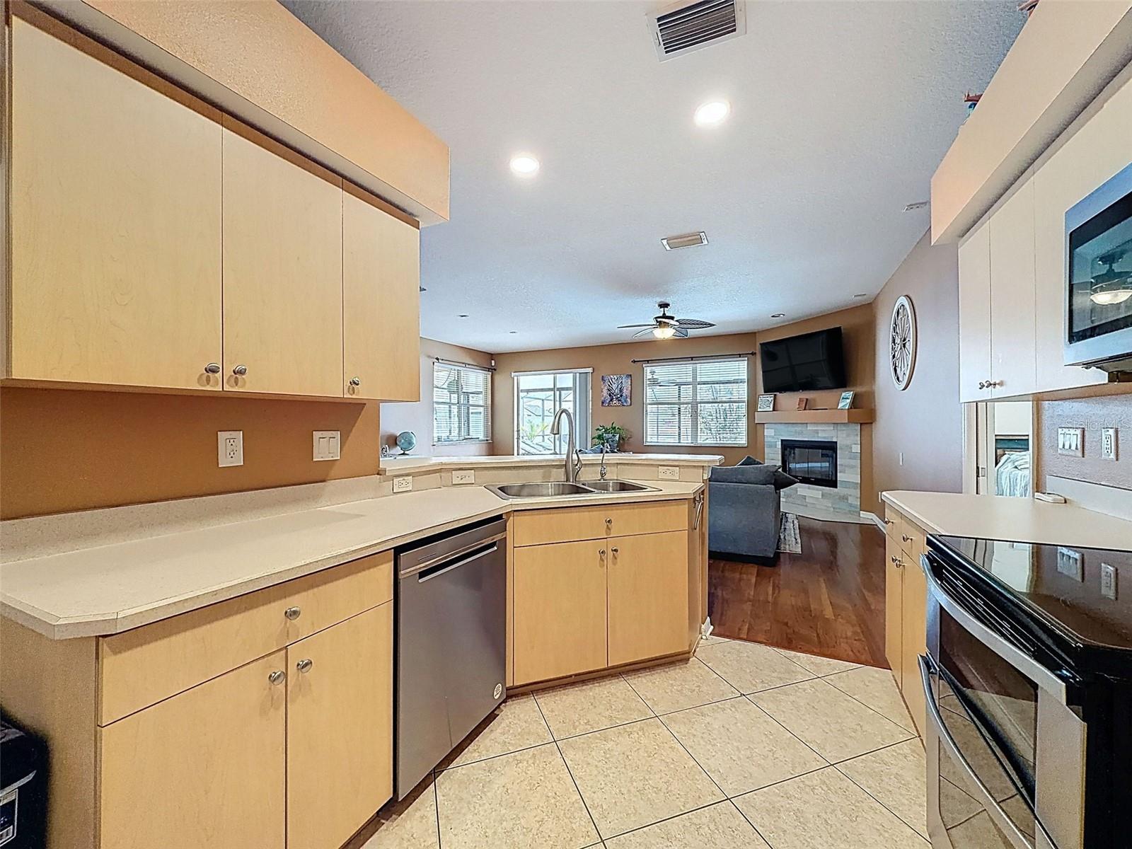 Image 14 of 82 For 1828 Sunrise Dunes Court