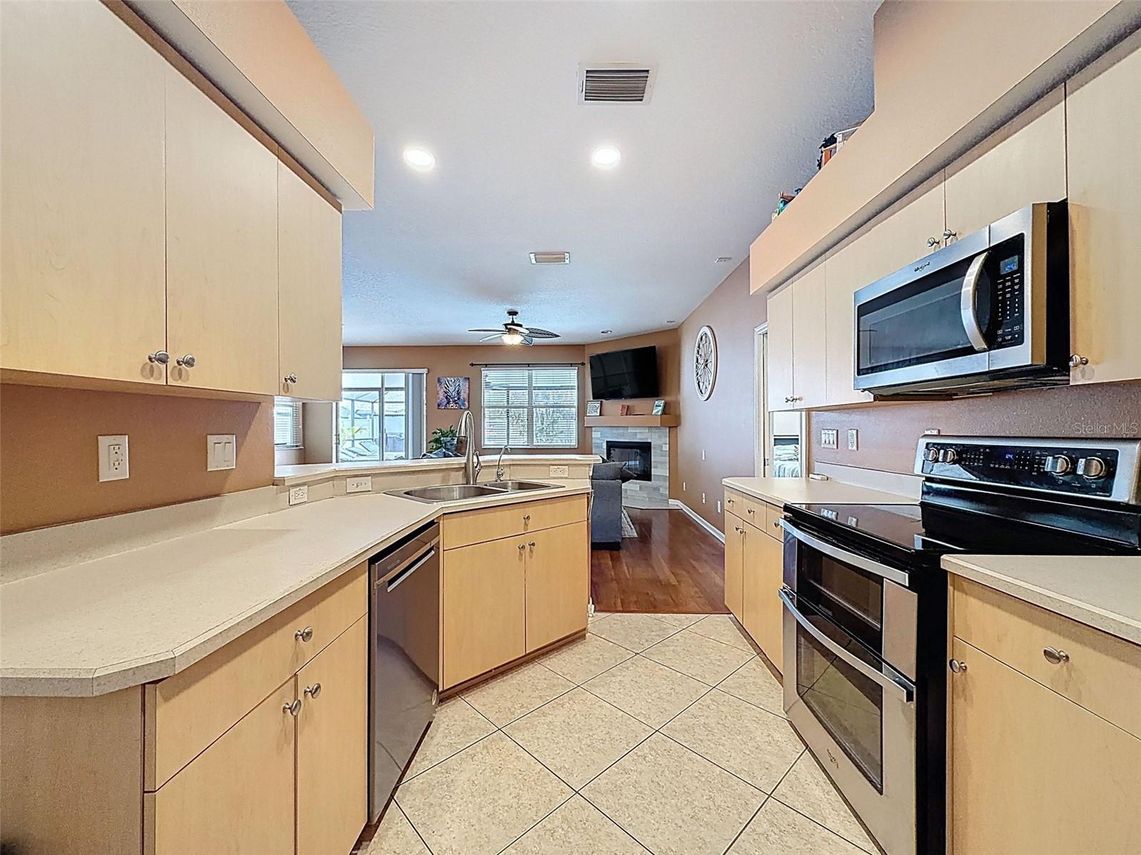 Image 15 of 82 For 1828 Sunrise Dunes Court