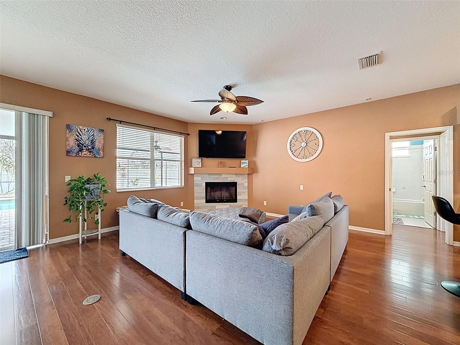 Image 22 of 82 For 1828 Sunrise Dunes Court