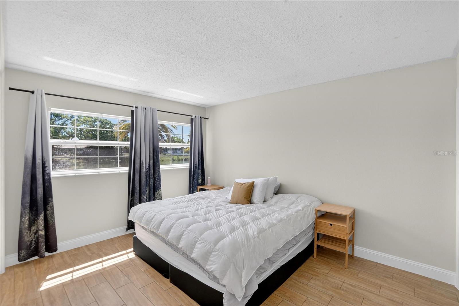 Image 15 of 52 For 1303 Hercules Avenue 2