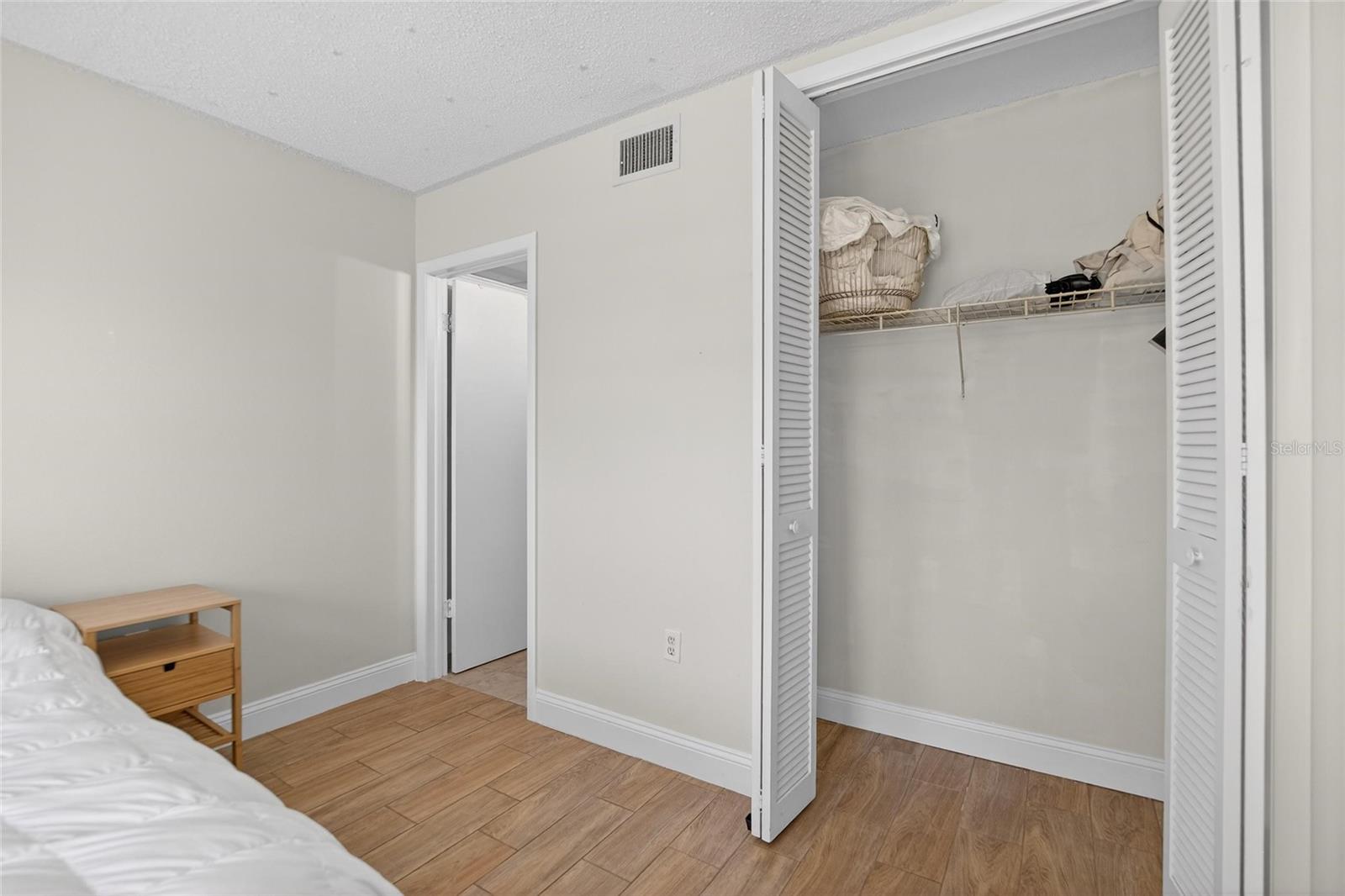 Image 17 of 52 For 1303 Hercules Avenue 2