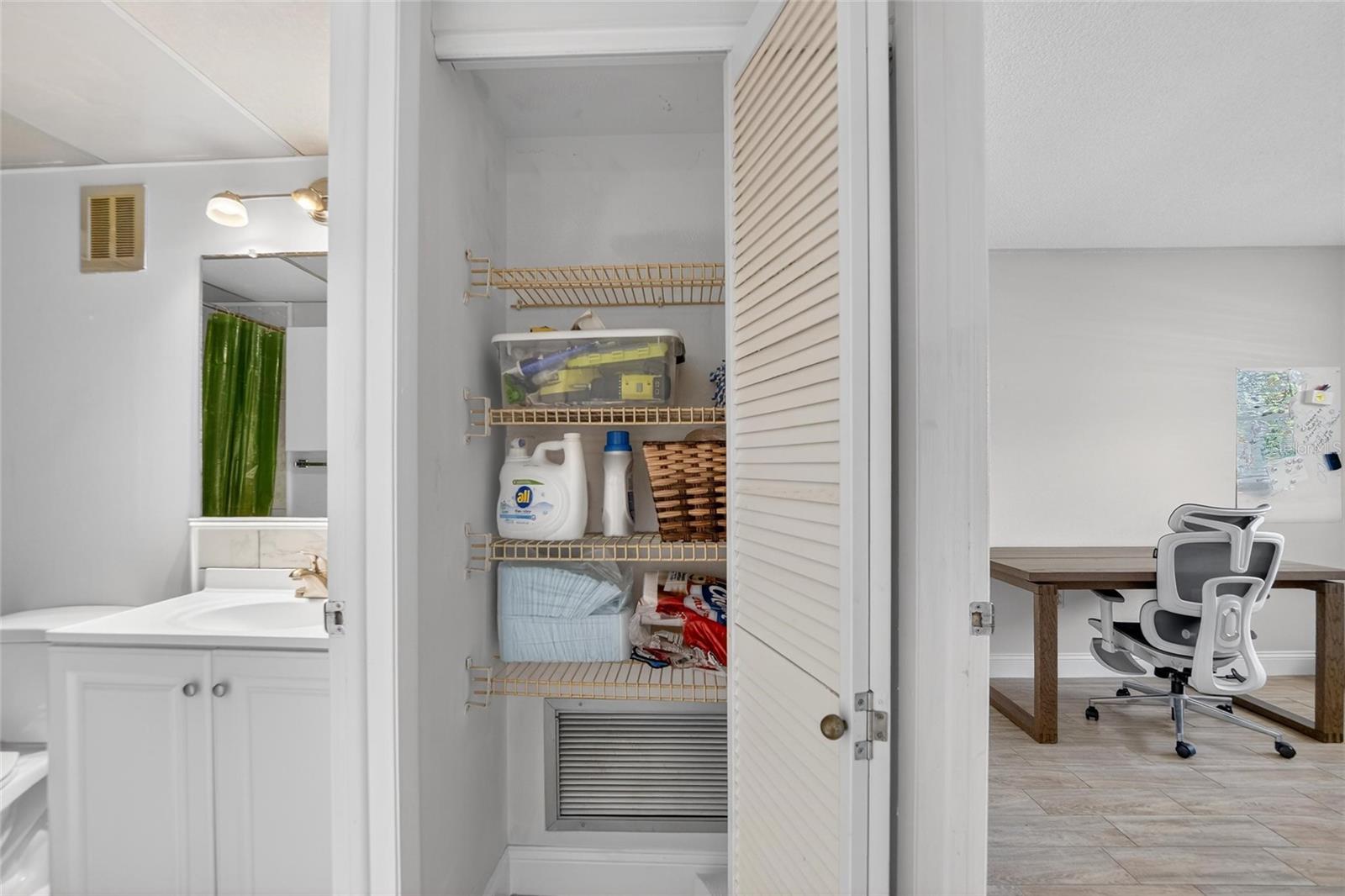 Image 19 of 52 For 1303 Hercules Avenue 2