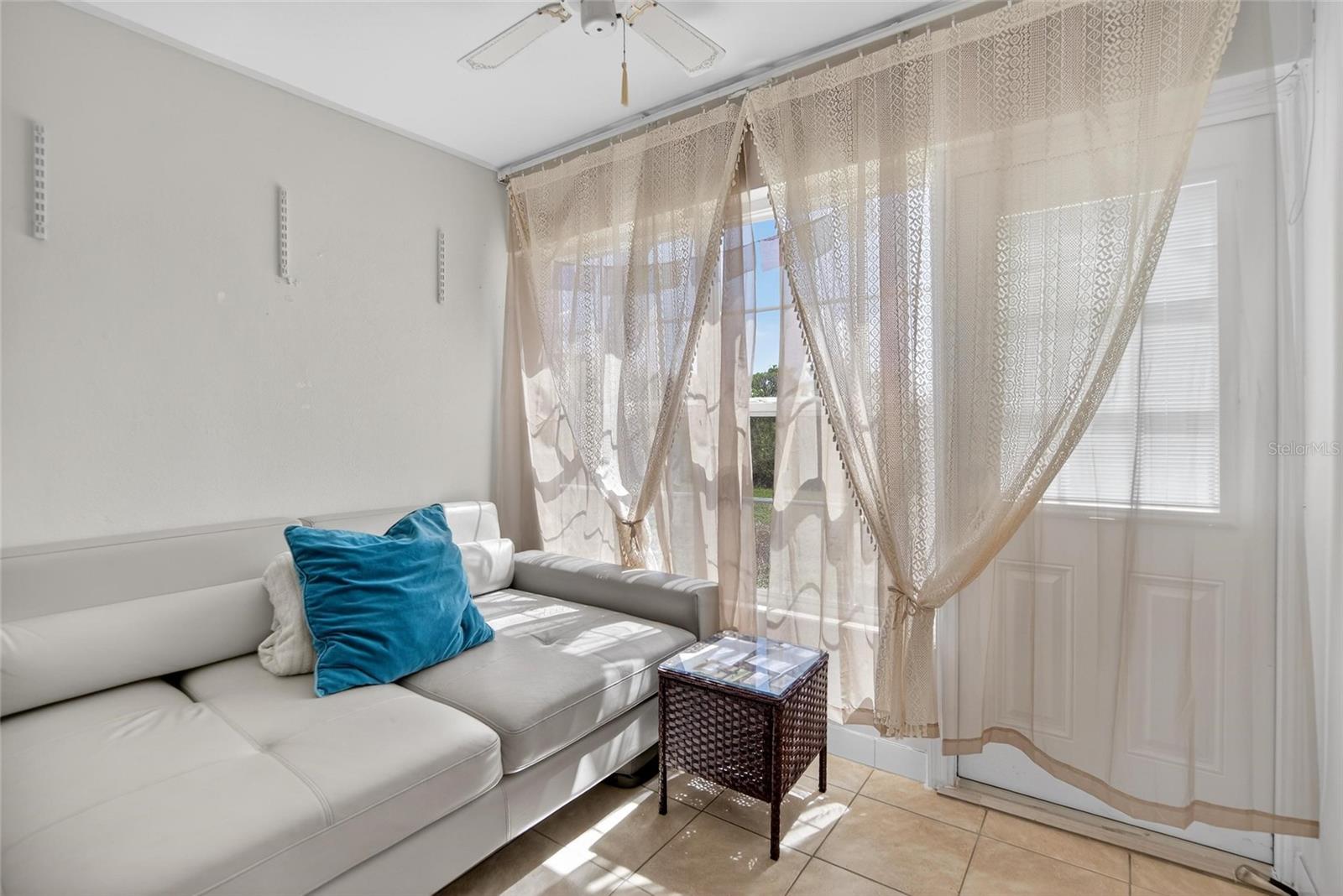 Image 21 of 52 For 1303 Hercules Avenue 2