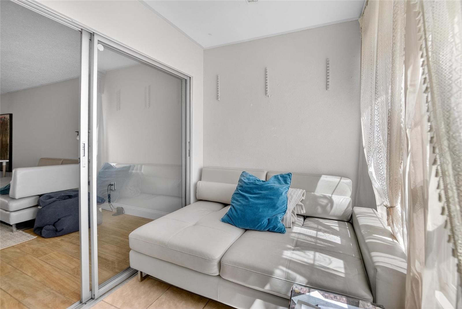 Image 22 of 52 For 1303 Hercules Avenue 2