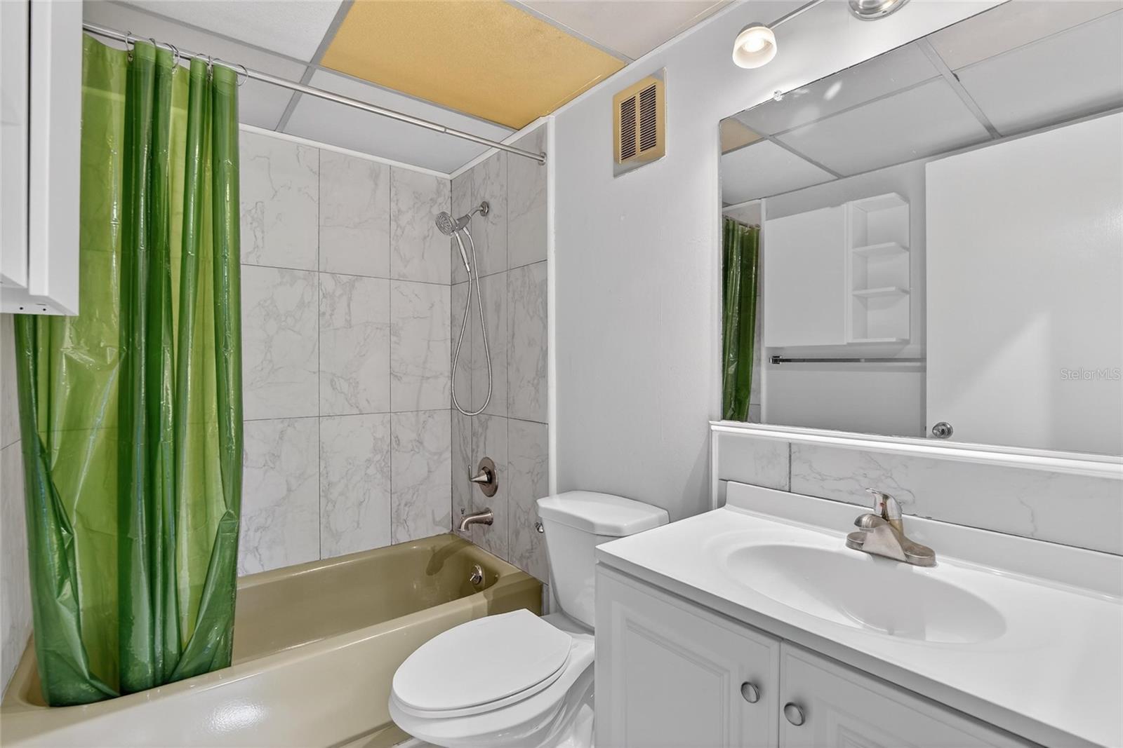 Image 23 of 52 For 1303 Hercules Avenue 2